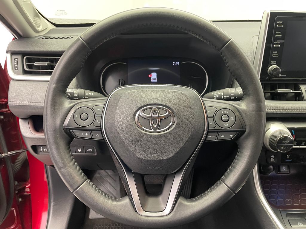 Thumbnail: 2021 Toyota RAV4 - 21