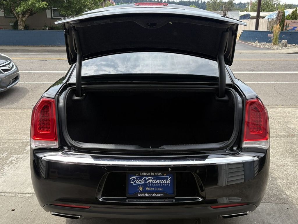 2017 Chrysler 300 C