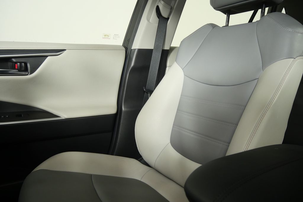 Thumbnail: 2019 Toyota RAV4 - 26