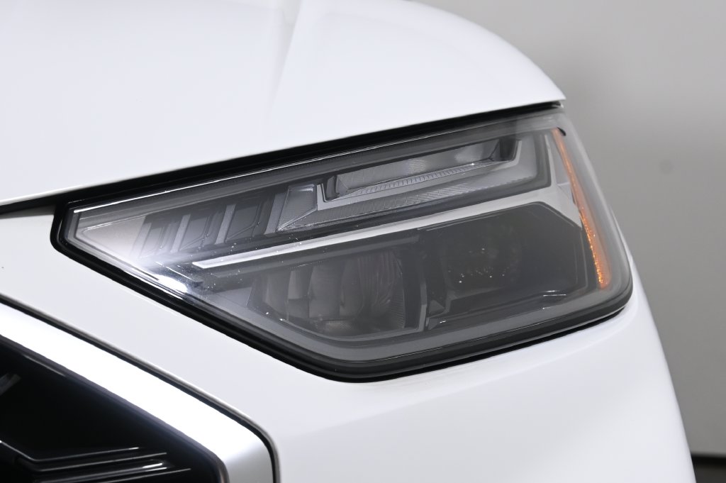 Thumbnail: 2023 Audi Q5 - 11