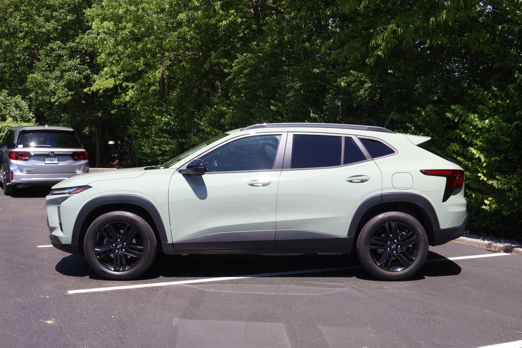 Thumbnail: 2026 Chevrolet Trax - 4
