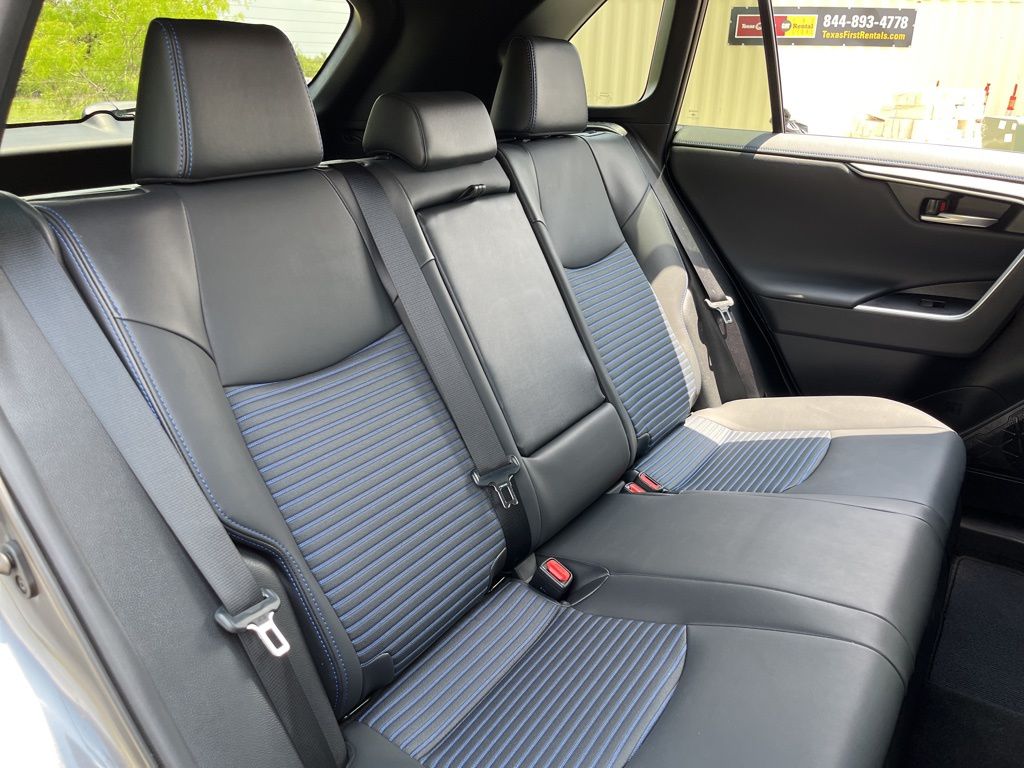 2021 Toyota RAV4 XSE 27