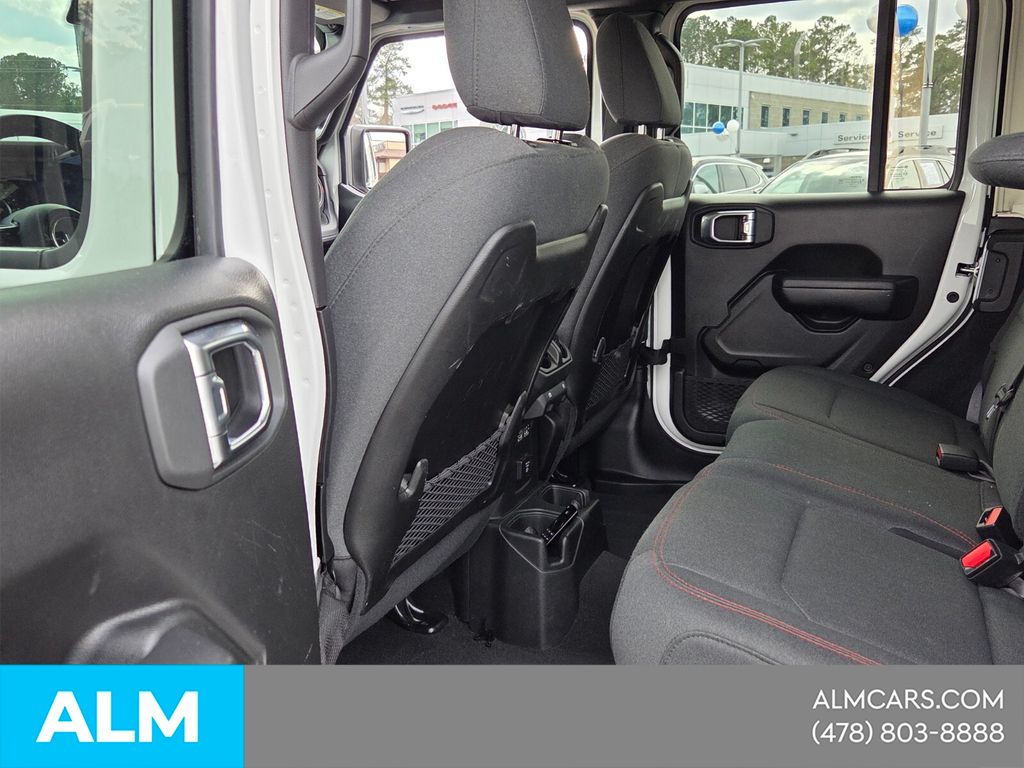 Used 2024 White Jeep Rubicon image 9