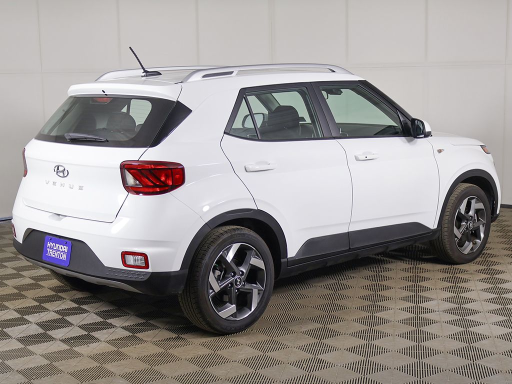 Used 2026 White Hyundai SEL image 9