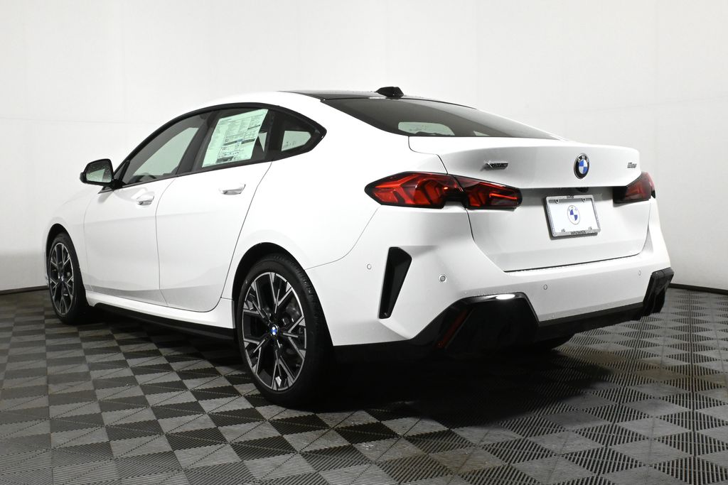 Thumbnail: 2025 BMW 2 Series - 5