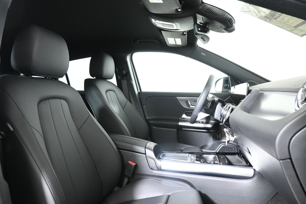 Thumbnail: 2025 Mercedes-Benz GLA - 22