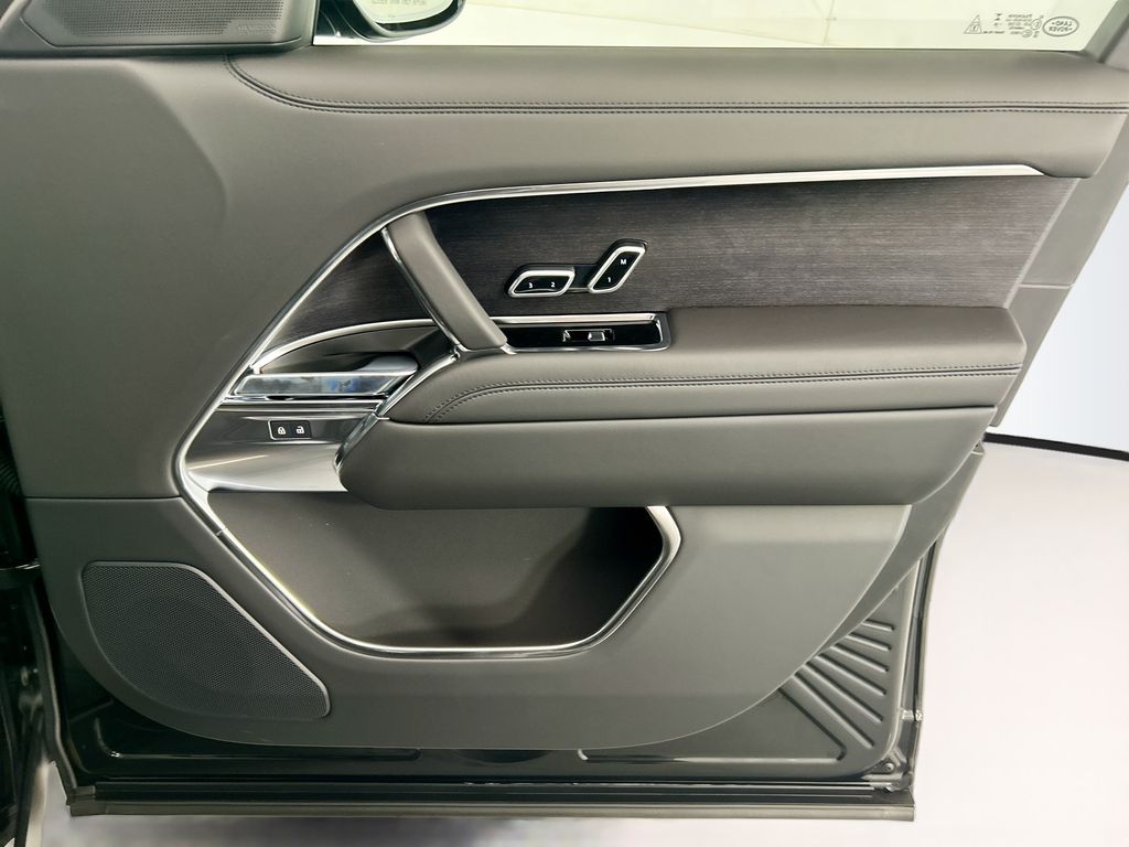 Thumbnail: 2026 Land Rover Range Rover - 24