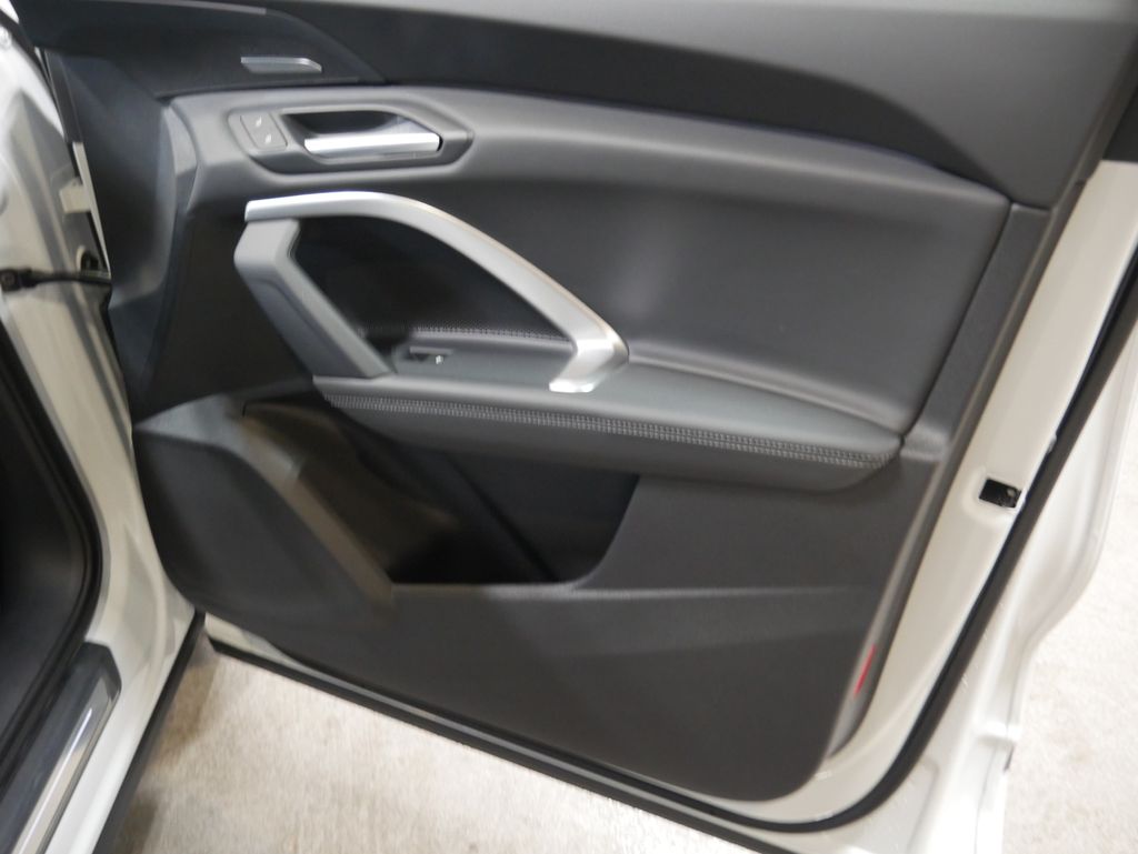 Thumbnail: 2026 Audi Q5 - 25