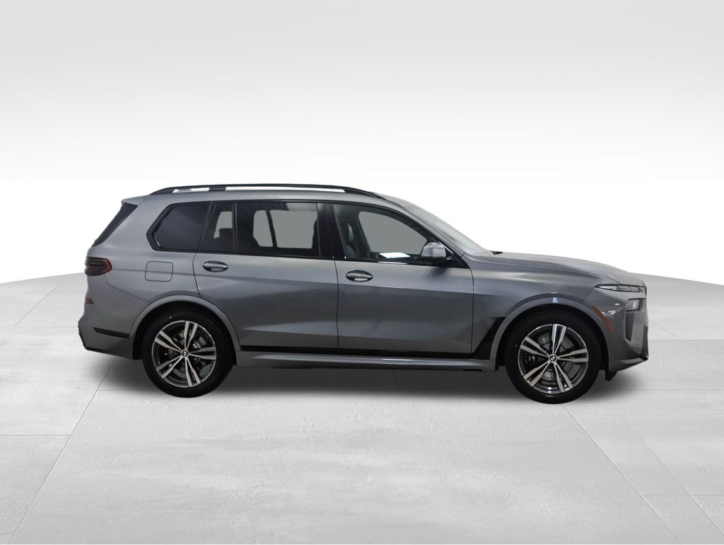 Thumbnail: 2026 BMW X7 - 6