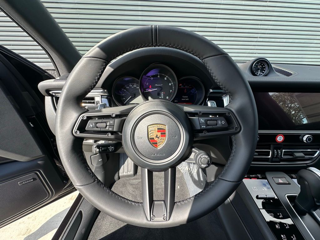 Thumbnail: 2026 Porsche Macan - 14