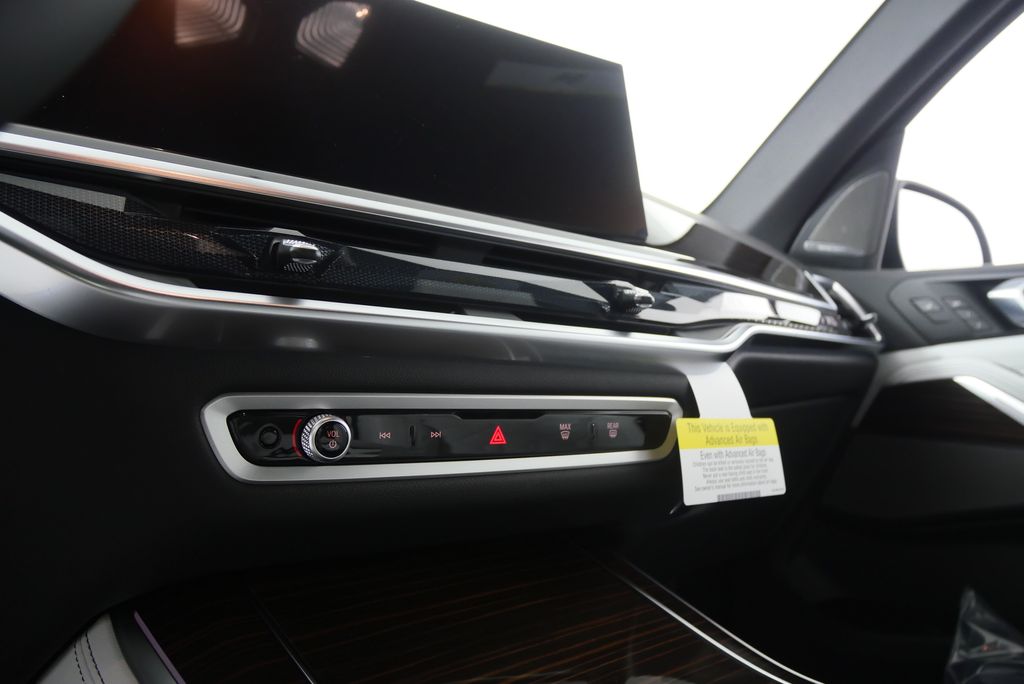 Thumbnail: 2026 BMW X5 - 21