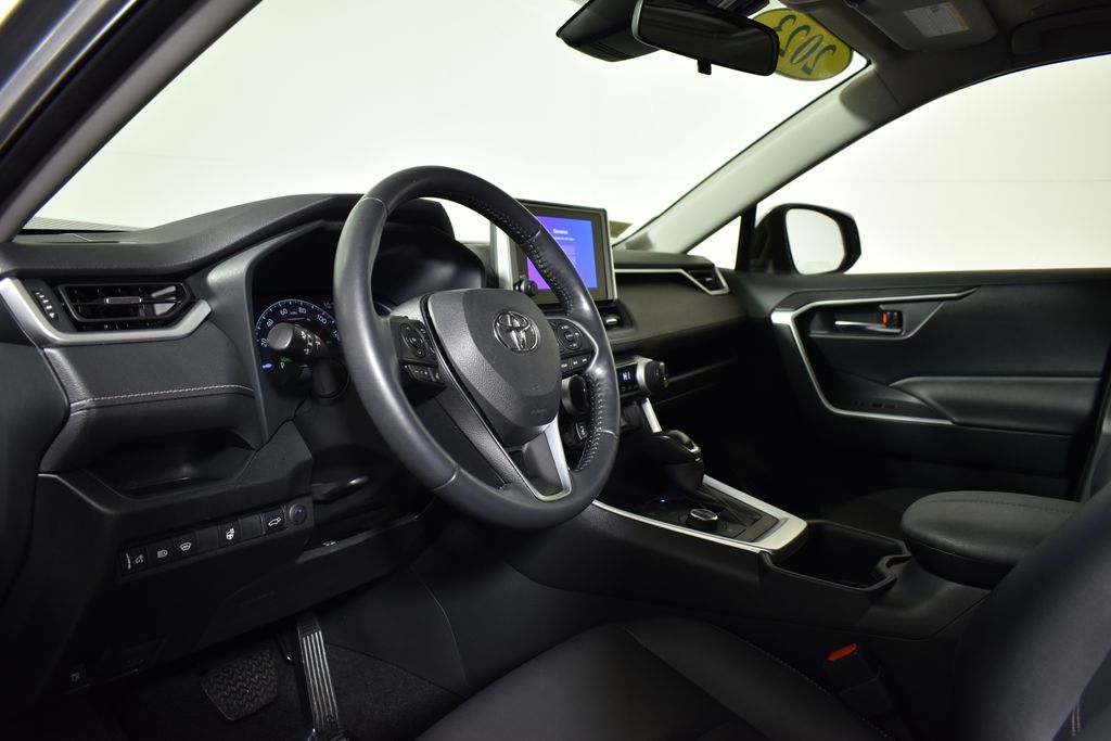 Thumbnail: 2023 Toyota RAV4 - 16