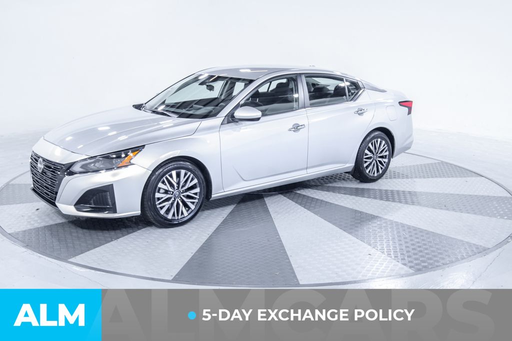 Used 2023 Nissan Altima SV with VIN 1N4BL4DV9PN332082 for sale in Union City, GA