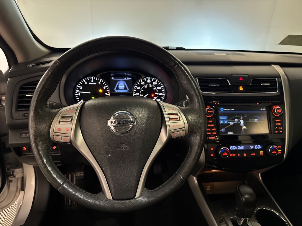 Used 2015 Silver Nissan 2.5 SL image 8