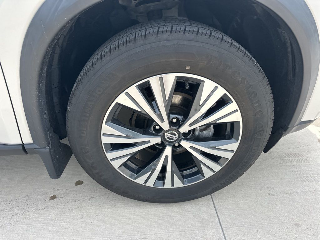 2021 Brilliant Silver Metallic Nissan Rogue SV AWD SUV
