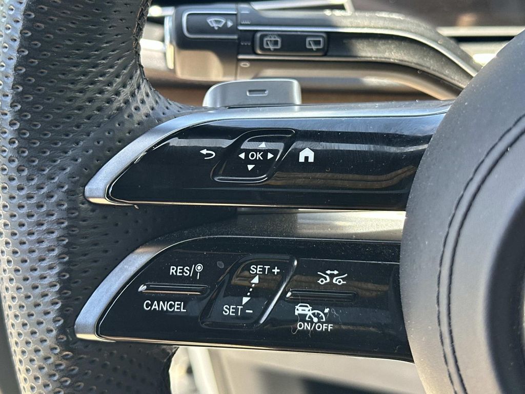 Thumbnail: 2024 Mercedes-Benz GLS - 31