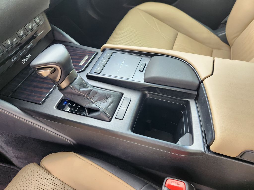 2019 Lexus ES 350 Ultra Luxury White at Emmons Autoplex