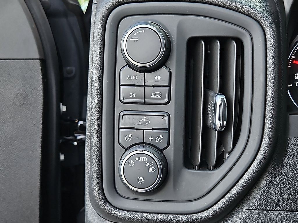 Thumbnail: 2021 Chevrolet Silverado 1500 - 22