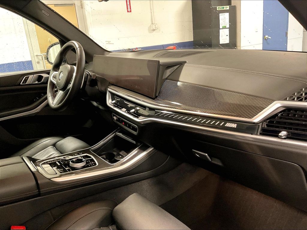 2025 BMW X5 — photo 14