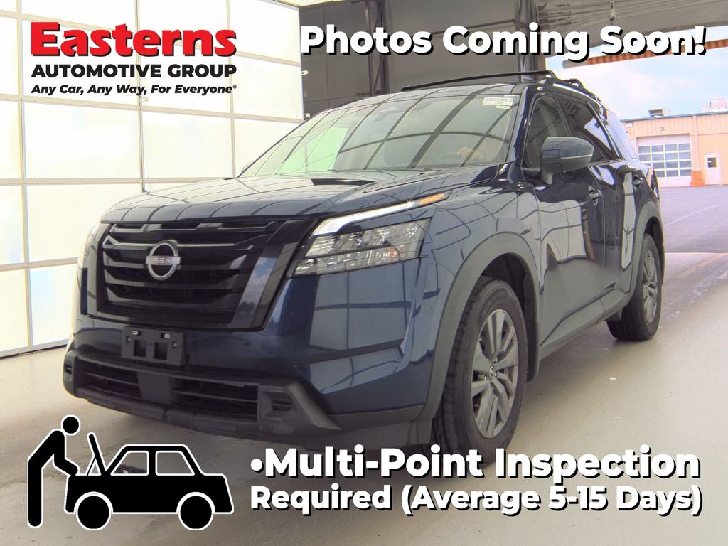 2023 Nissan Pathfinder SV 4WD's photo