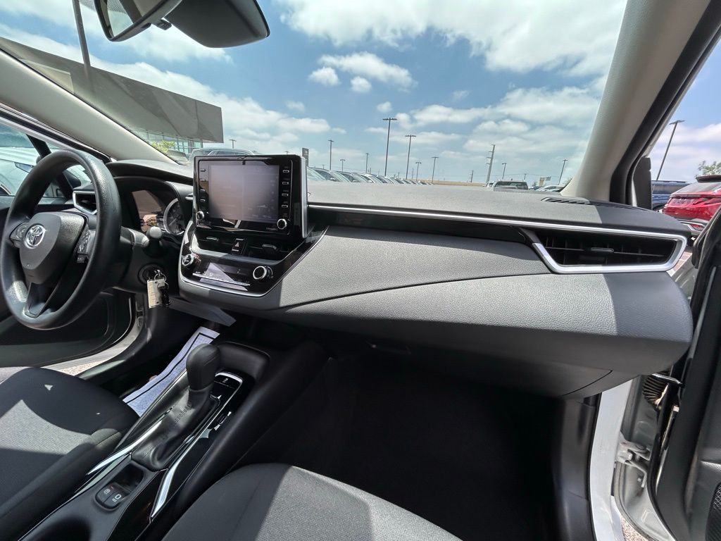 2021 Toyota Corolla LE 13