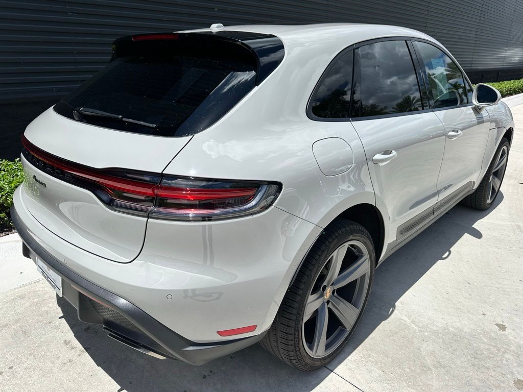 2024 Porsche Macan  9