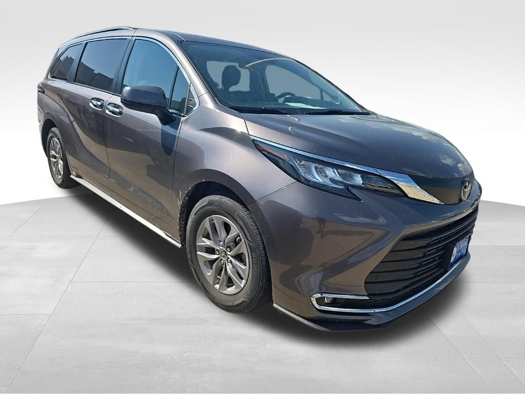 Used 2022 Toyota Sienna Van