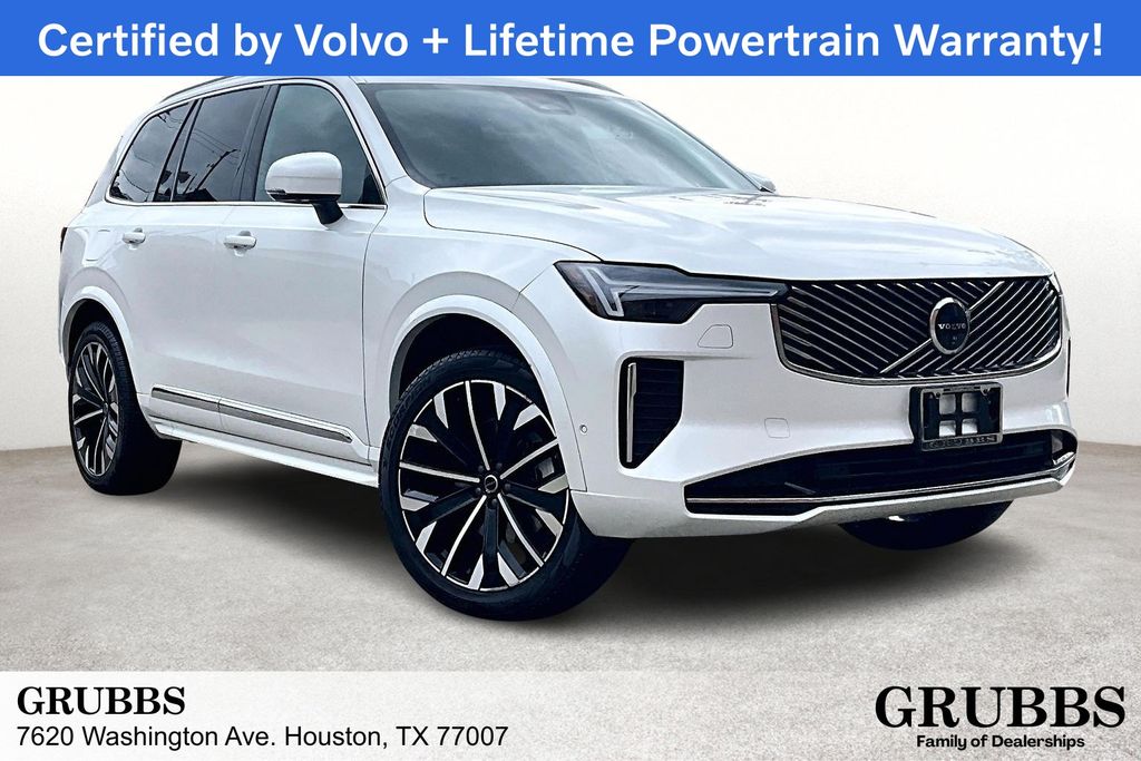 2025 Volvo XC90 B5 Plus Bright Theme 7-Passenger AWD