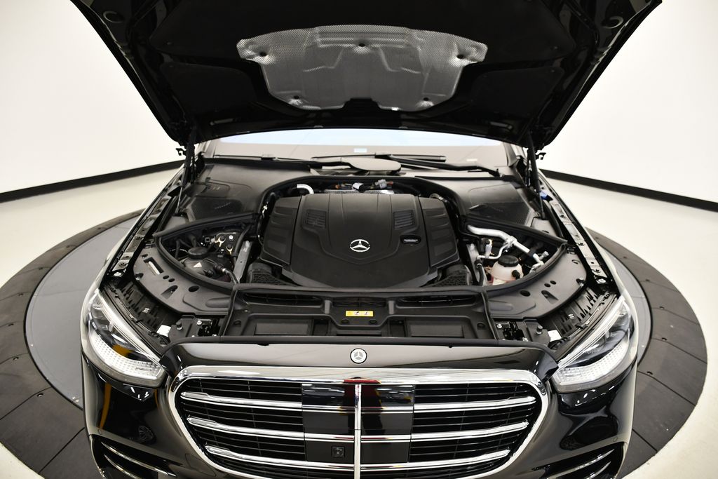Thumbnail: 2025 Mercedes-Benz S-Class - 12