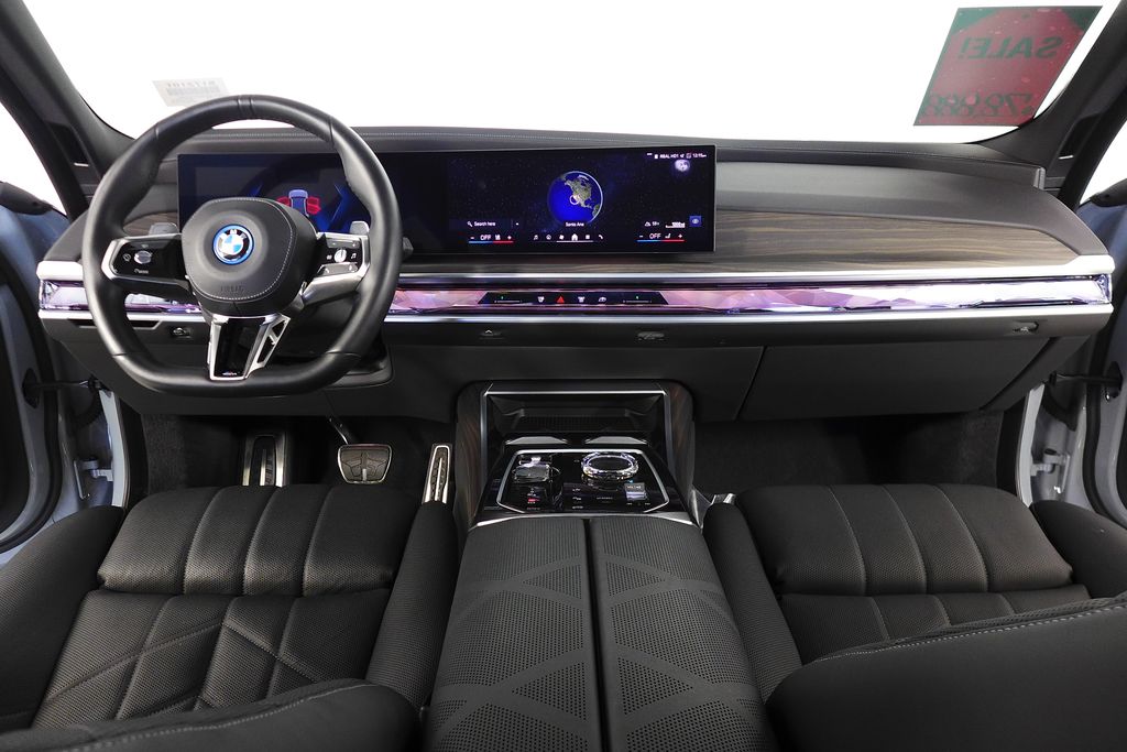 Thumbnail: 2024 BMW 7 Series - 24