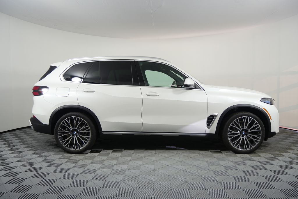 Thumbnail: 2026 BMW X5 - 2