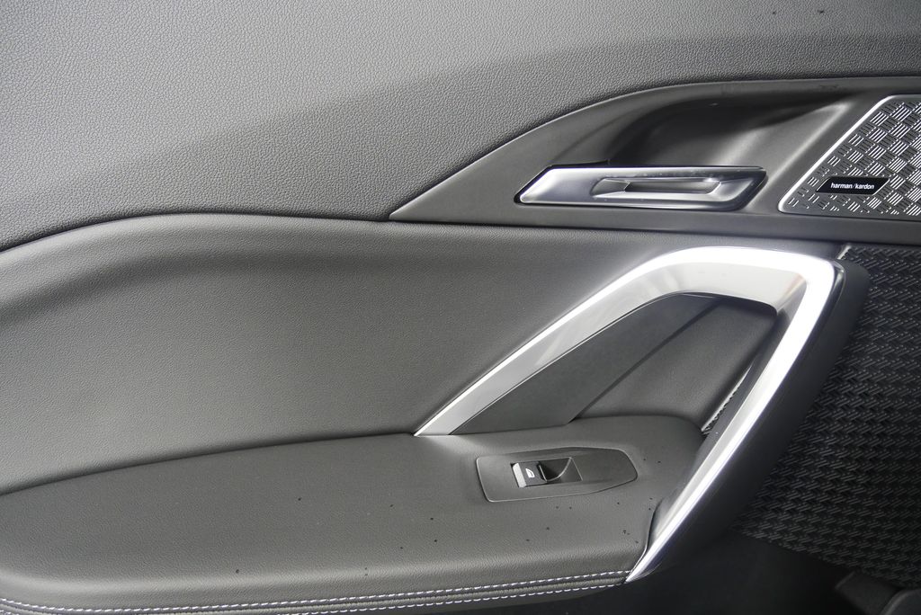 2025 BMW X1 xDrive28i 14
