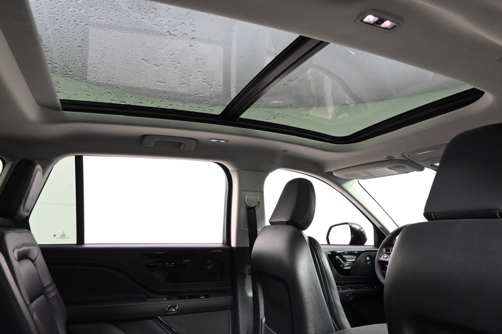 New 2026 Black Lincoln Reserve image 17