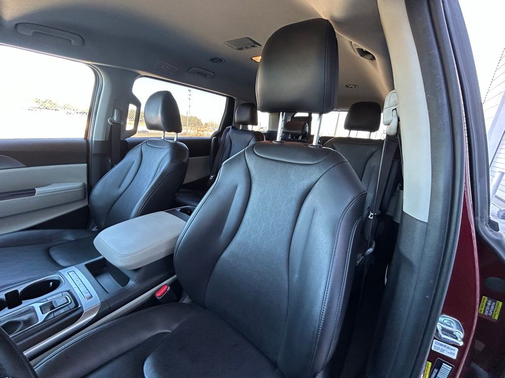 Used 2024 Red Kia LX image 15