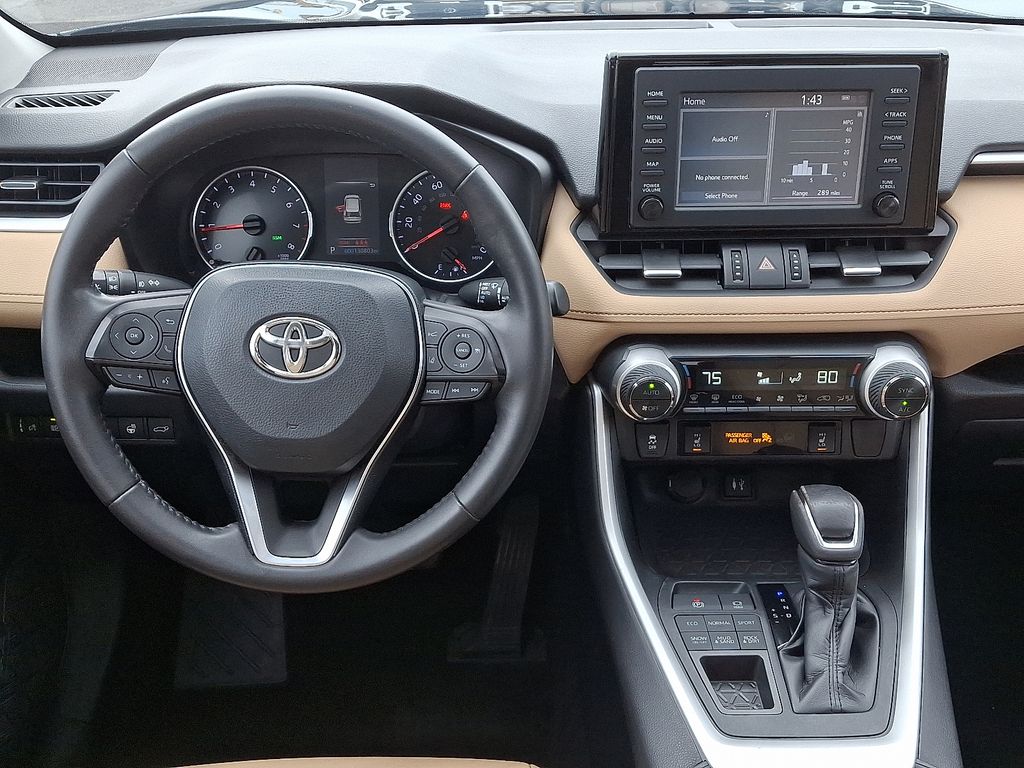 Thumbnail: 2019 Toyota RAV4 - 12