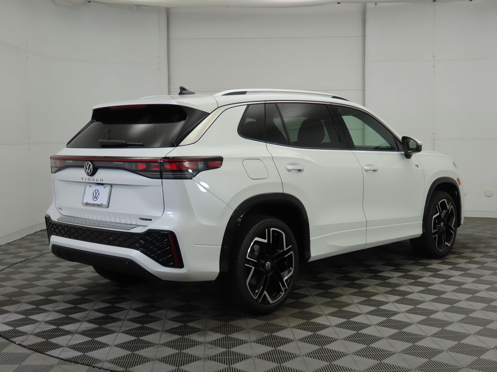 2025 Volkswagen Tiguan SE R-Line 6