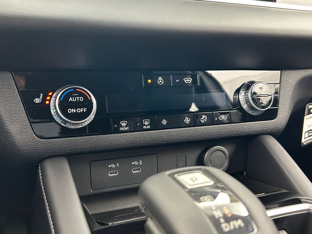 New 2026 Graphite Gray Mitsubishi SE image 29