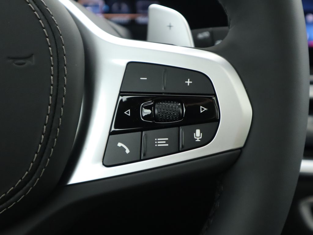 Thumbnail: 2026 BMW X5 - 12