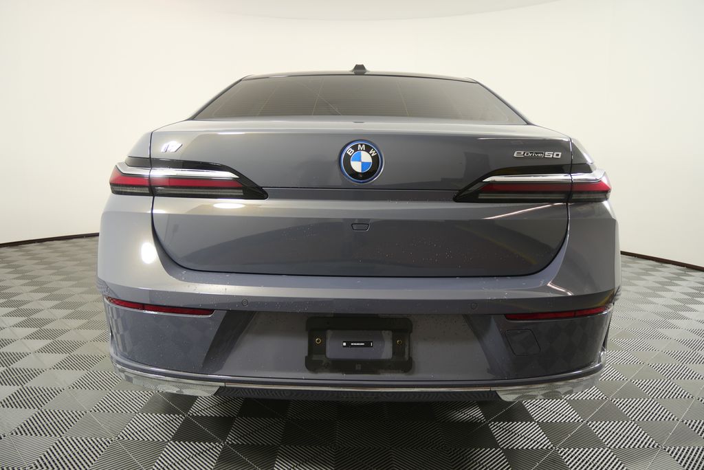 Thumbnail: 2025 BMW i7 - 4