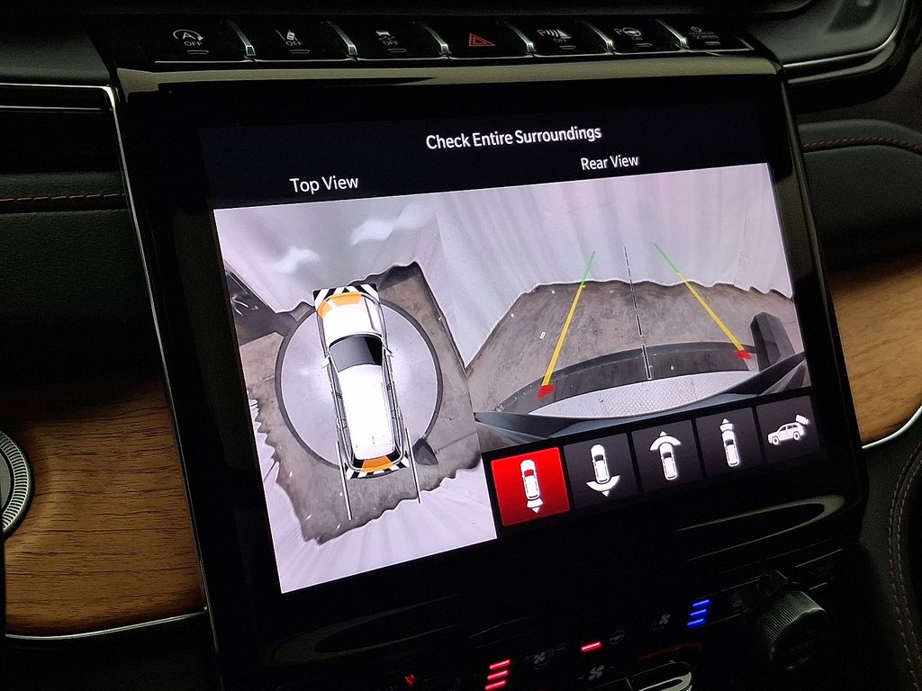 Thumbnail: 2023 Jeep Grand Cherokee - 20