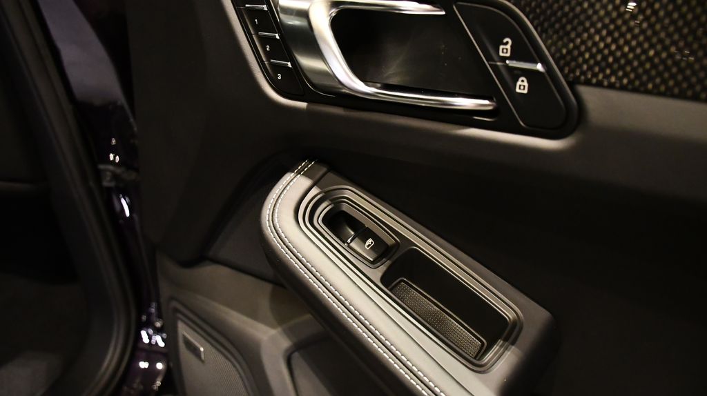 Thumbnail: 2026 Porsche Macan - 26