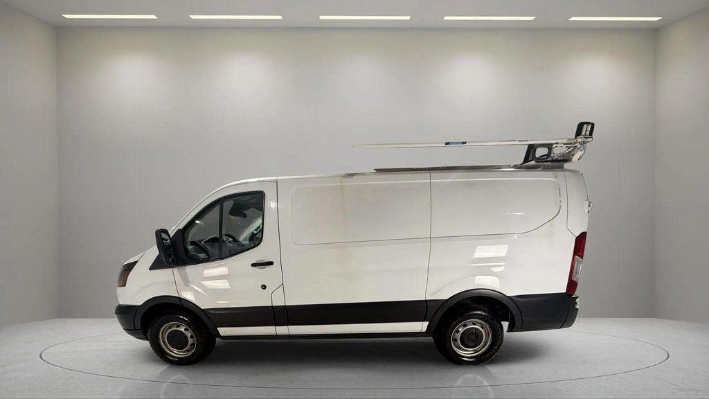 Used 2018 Oxford White Ford Base image 12