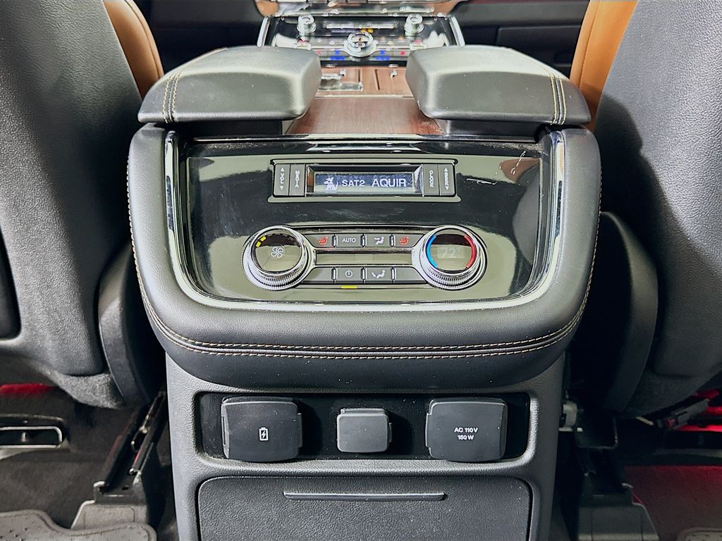 Thumbnail: 2020 Lincoln Navigator - 28