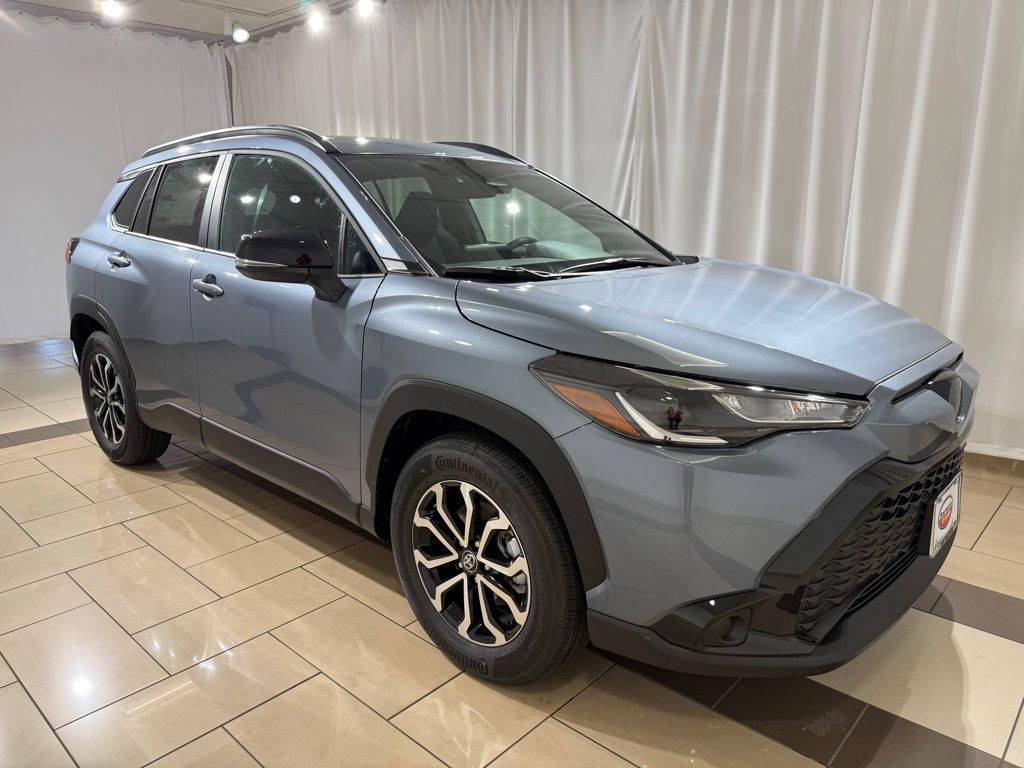 2025 Toyota Corolla Cross SE 7