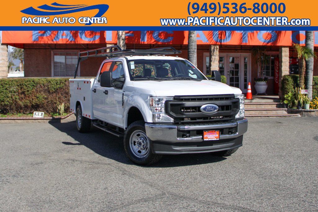 Oxford White 2021 Ford F-350 Super Duty Chassis Pickup Truck Four-Wheel Drive Automatic