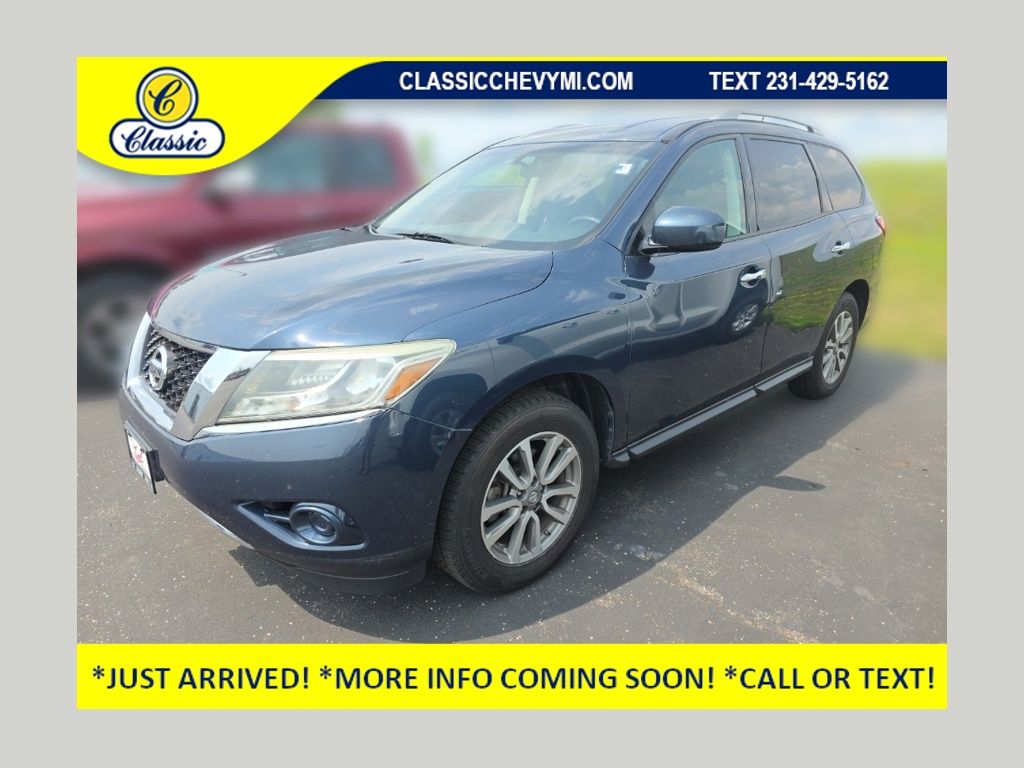  2014 Nissan Pathfinder SV 4WD   