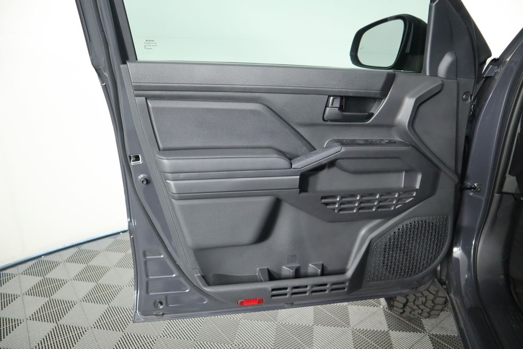 2024 Toyota Tacoma SR5 24