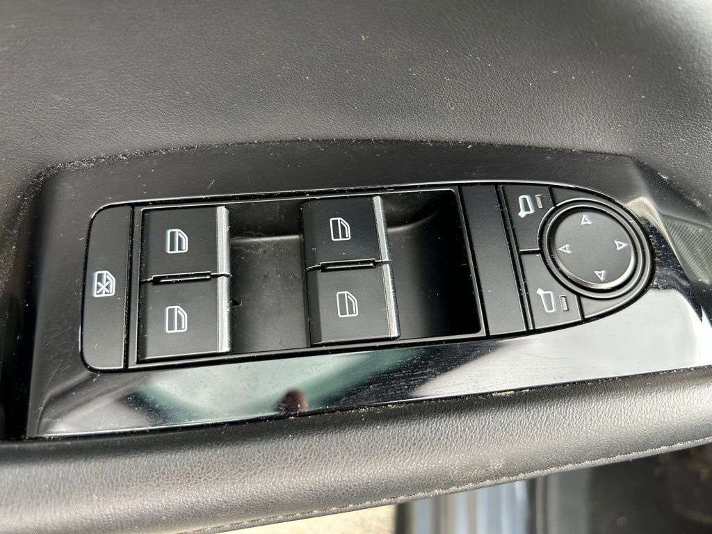 2023 Mazda Mazda3 Premium 17