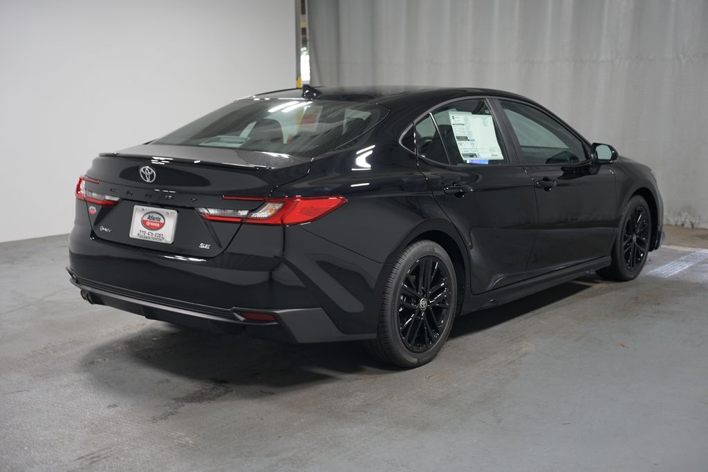 2025 Toyota Camry SE 8