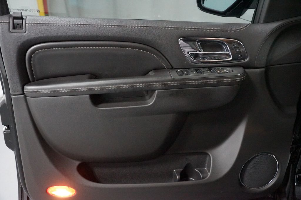 Thumbnail: 2013 Cadillac Escalade - 30